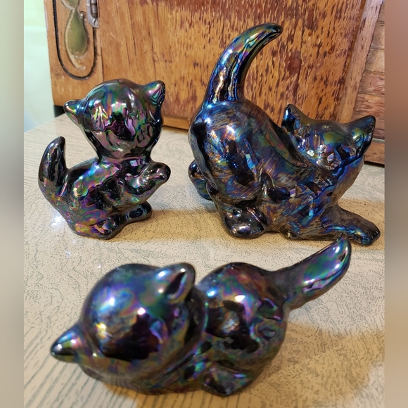 Iridescent Rhinestone Kitten Set - Picture 4 of 5